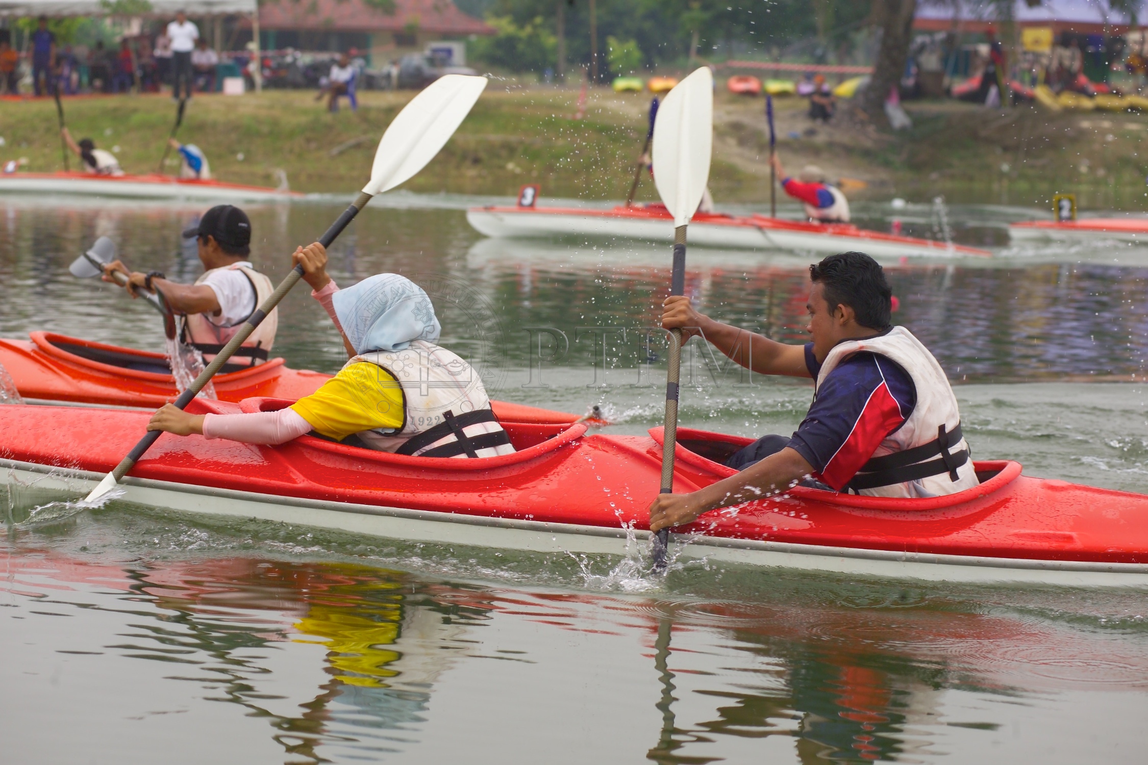 PTPM 05 13 kayak D8XZ8736